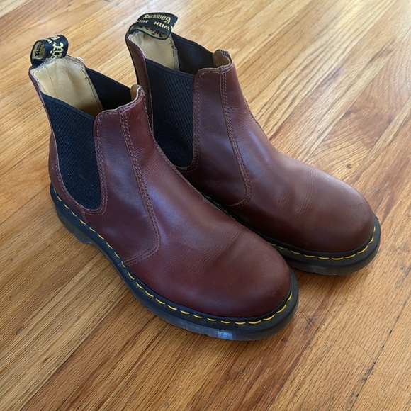 Dr. Martens Shoes - Dr Martens 2976 Chelsea Boot
